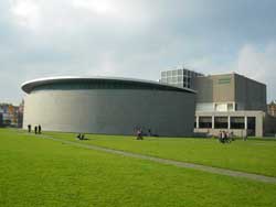 Façade principale du Van Gogh museum, Amsterdam