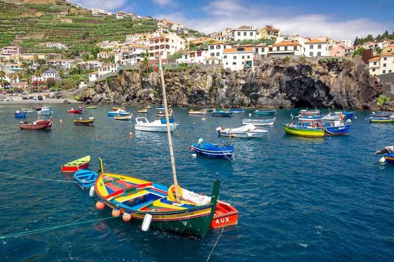 Port de pêche de Câmara de Lobos, à Madère, au Portugal