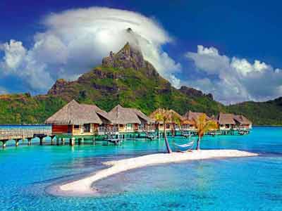 Maisons sur pilotis à Bora Bora pour des couples en lune de miel