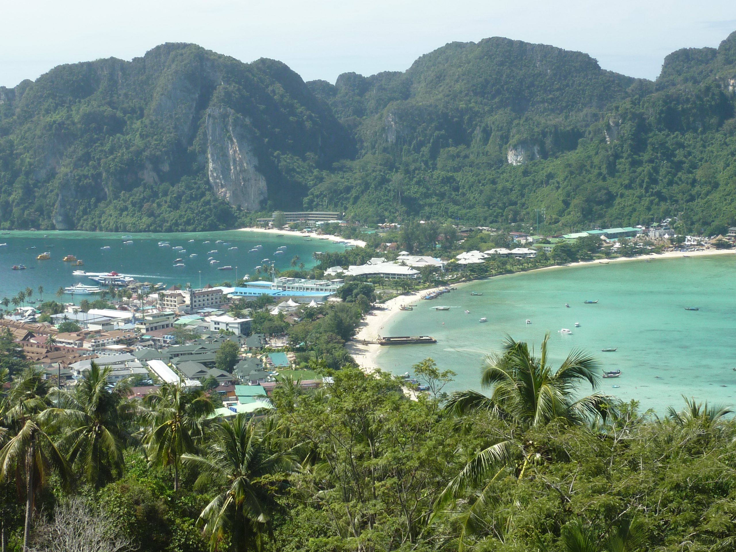 Isthme sur l’île de Ko Phi Phi en Thaïlande