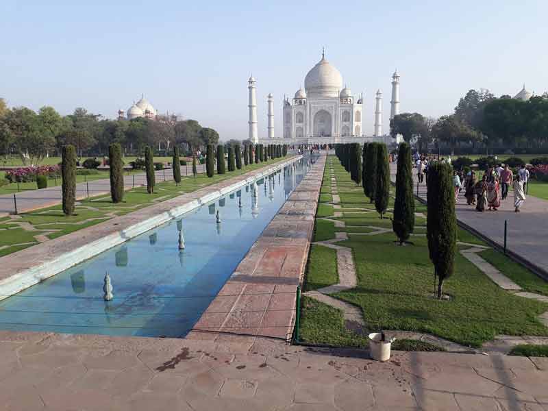 Taj Mahal à Agra, au bord de la rivière Yamuna (Inde)