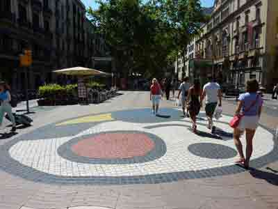 Mosaïque de Joan Miró sur la place de la Boqueria