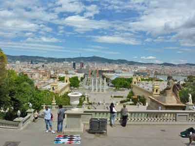 Vue sur la fontaine magique de Montjuïc