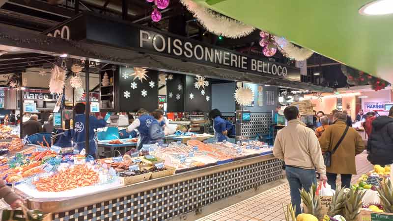 Devanture de la poissonnerie Bellocq, marché Victor Hugo, Toulouse
