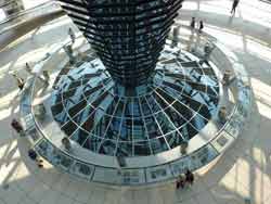 À l'intérieur du dôme du Reichstag