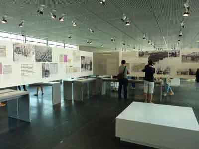 Exposition permanente à l'intérieur du musée Topographie des terrors