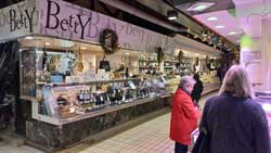 Stand du fromager Betty, marché Victor Hugo, Toulouse