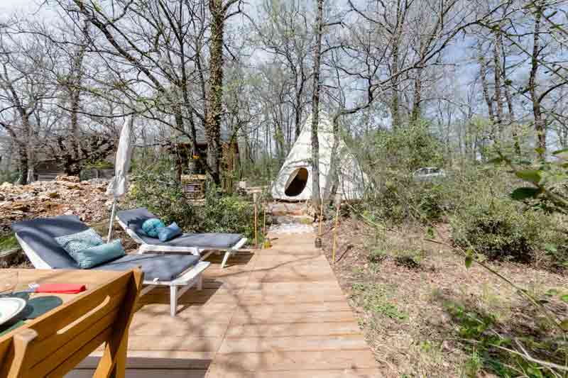 tipi en pleine nature pour une nuit insolite en amoureux