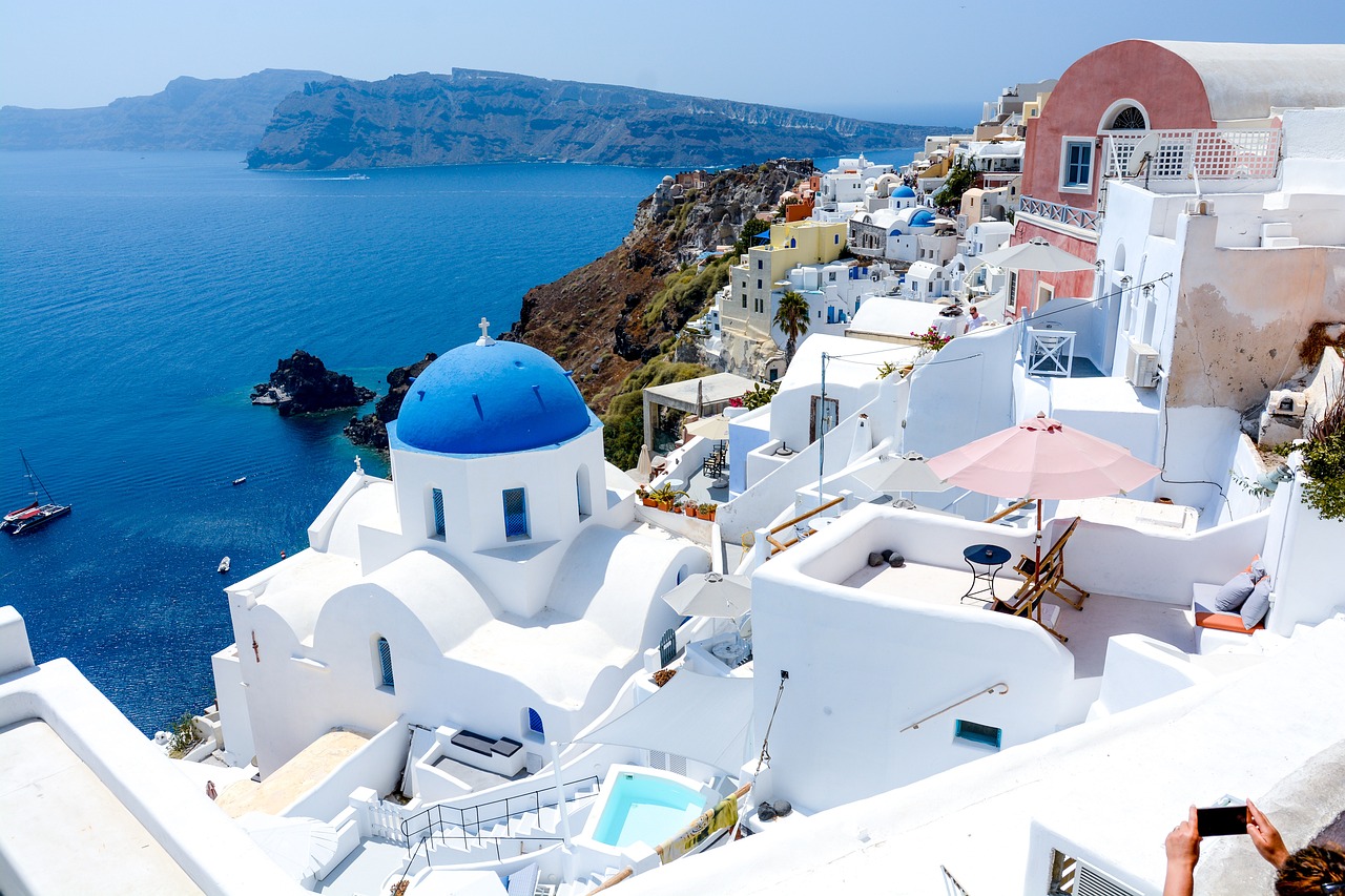 Village de Santorin dans les Cyclades en Grèce