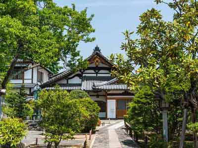 Temple à Arashiyama, ouest de Kyoto (Japon)