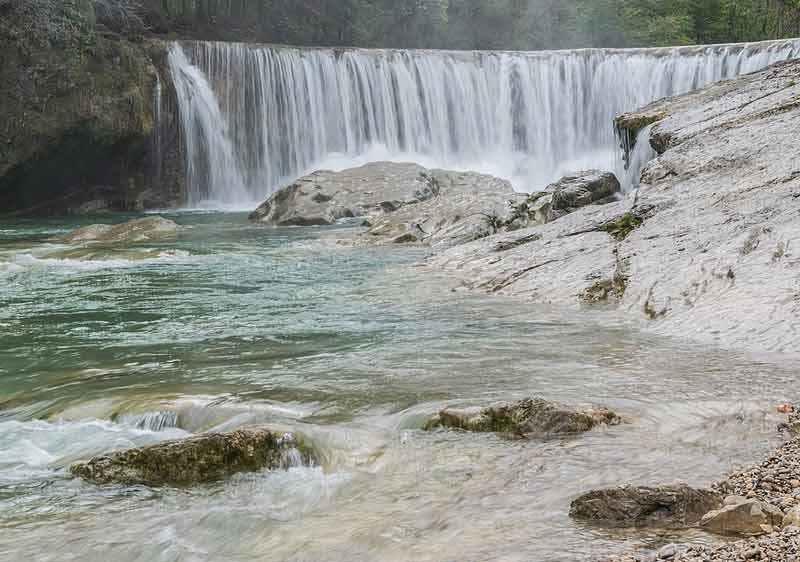 Cascade de la Vis, lieu de baignade à Saint-Laurent-le-Minier, Gard, France