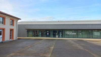 Hangar qui abrite l'exposition permanente du musée L'Envol des Pionniers à Toulouse