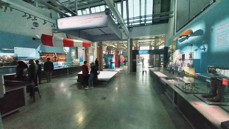 Salle de l’exposition permanente du musée L'Envol des Pionniers (Toulouse)