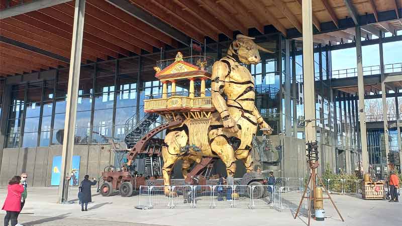 Insolite. Halle de la Machine : quand François Delarozière se fait