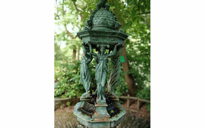 Fontaine Wallace du jardin des plantes de Nantes