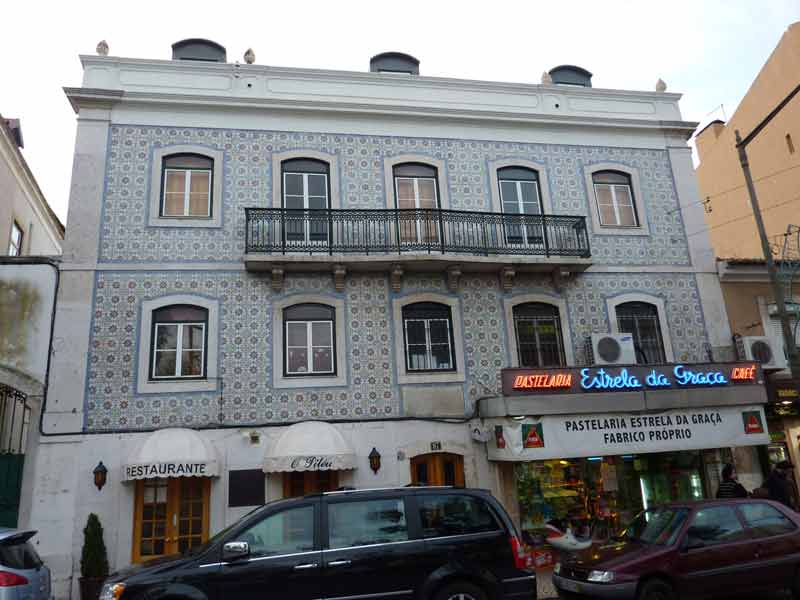 Façade du restaurant O Pitéu da Graça dans le quartier Graça à Lisbonne (Portugal)
