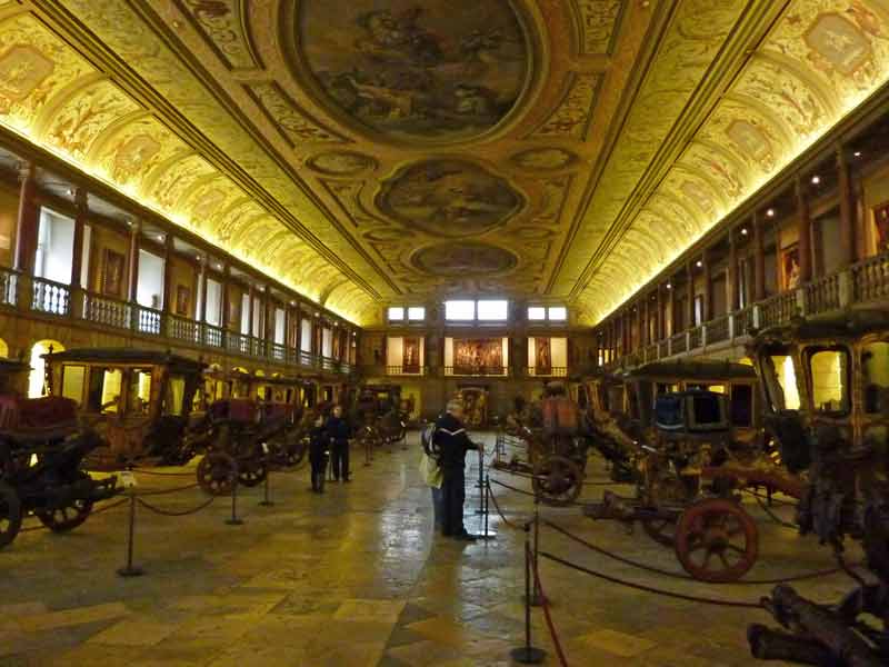 Collection de carrosses au musée des carrosses (museu dos coches) de Lisbonne (Portugal)