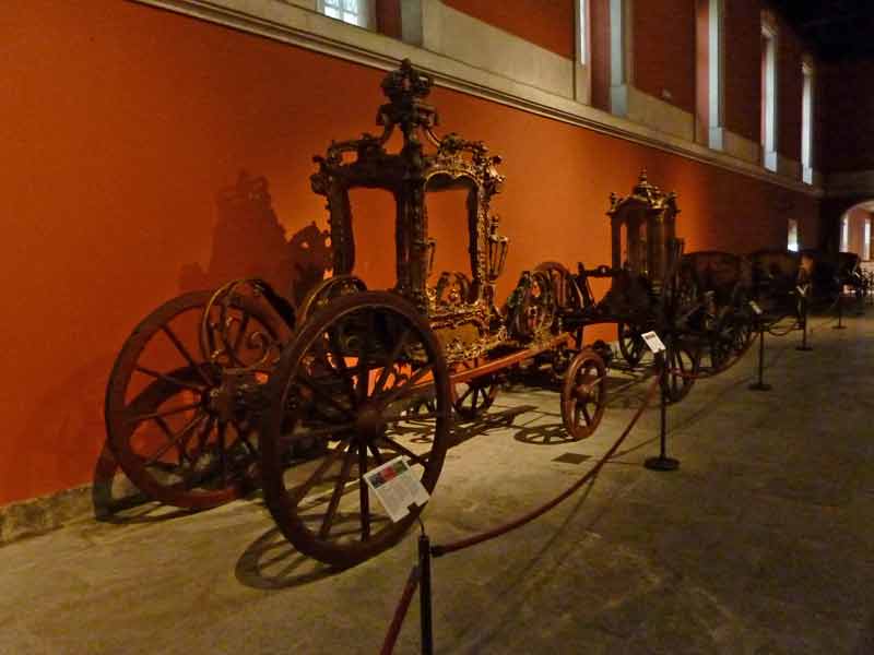 Collection de carrosses au musée des carrosses (museu dos coches) de Lisbonne (Portugal)