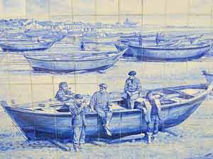 Azulejos (carreaux de faïence) représentant des pêcheurs dans une barque, port de Lisbonne (Portugal)