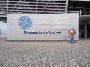 Panneau sur lequel est écrit Oceanário de Lisboa à l'entrée de l'océanarium de Lisbonne