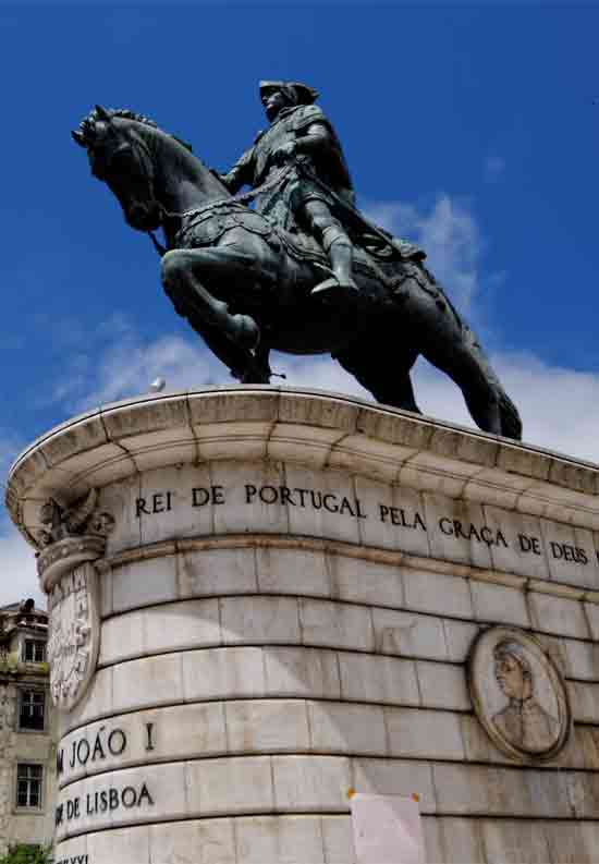 Statue de Dom Joo I sur la praa da Figueira (place du Figuier), Lisbonne