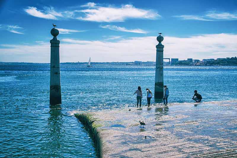 Les 2 colonnes du Cais das Colunas à Lisbonne (Portugal)