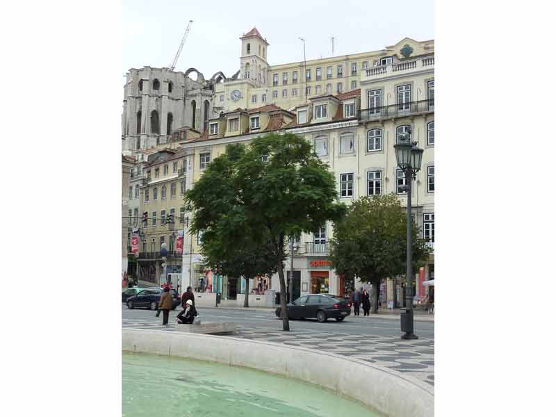 Vue sur l'église de Saint-Dominique depuis le Rossio (place Don Pedro IV), Lisbonne