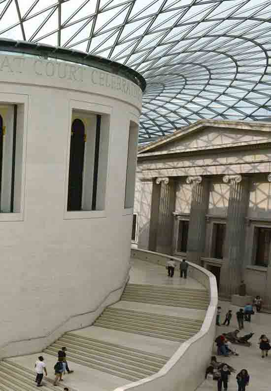 L'immense toit en verre et en acier du British Museum