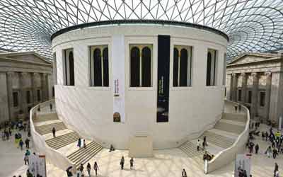 Toit en verre au-dessus de la grande cour du British Museum