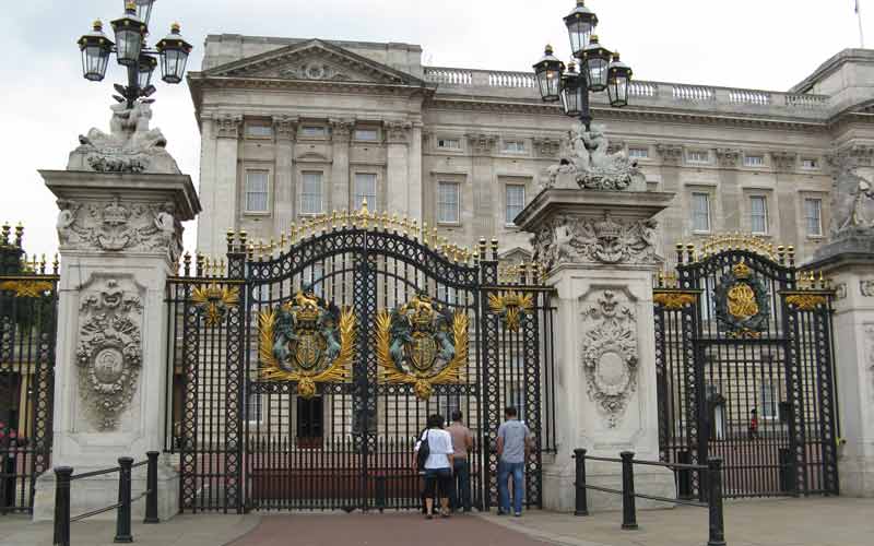 Armoiries sur le portail du palais de Buckingham