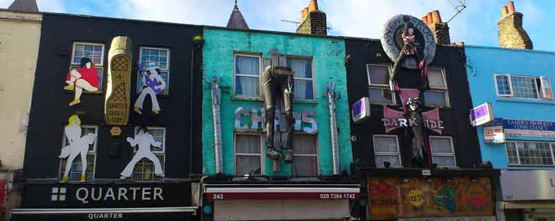 Devanture des magasins de la rue principale du camden market