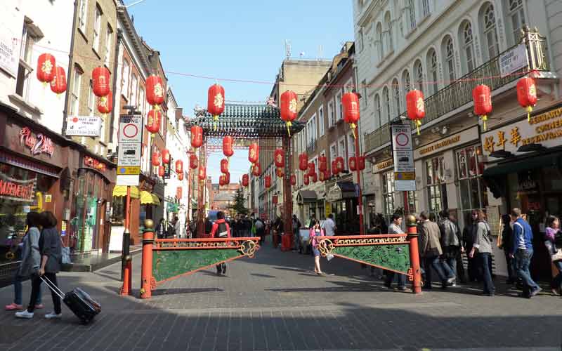 Grands portiques orientaux du quartier chinois de Londres