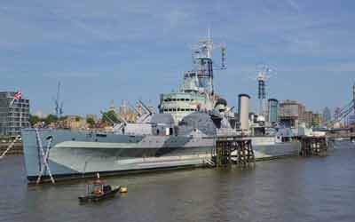 Le HMS Belfast est un ancien navire de la 2e Guerre mondiale qui est devenu musée.