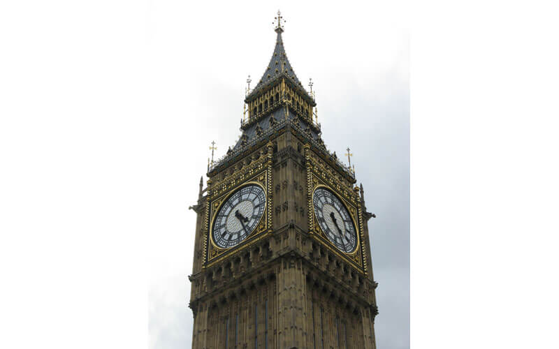 La Clock Tower ou Elisabeth Tower est haute de 96,3 mètres.