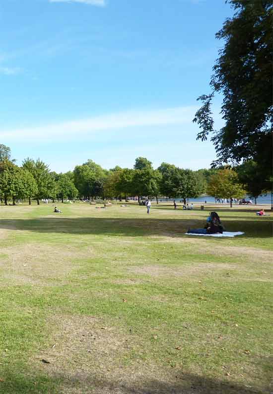 Hyde Park est le plus grand parc du centre de Londres.