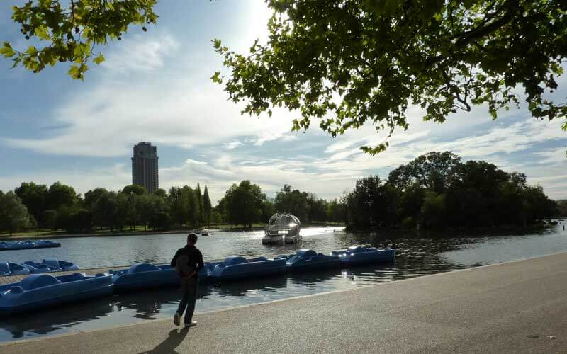 Vue sur le lac de la Serpentine