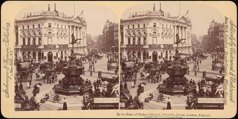 Photo de Piccadilly Circus en noir et blanc