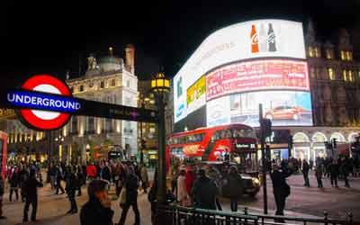Panneaux publicitaires géants de Piccadilly Circus
