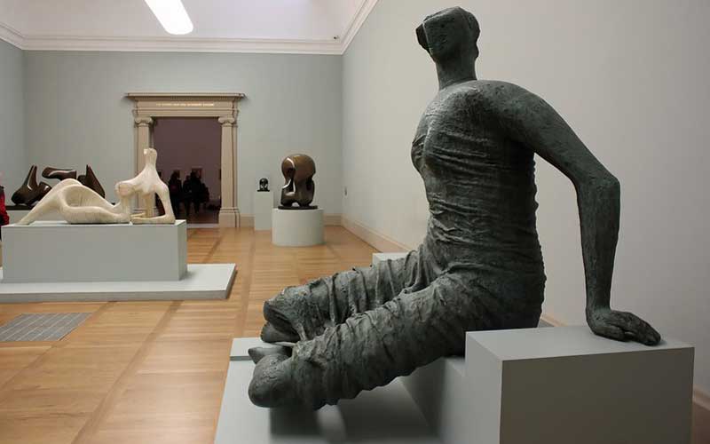 Sculptures d'Henry Moore exposées à la Tate Britain