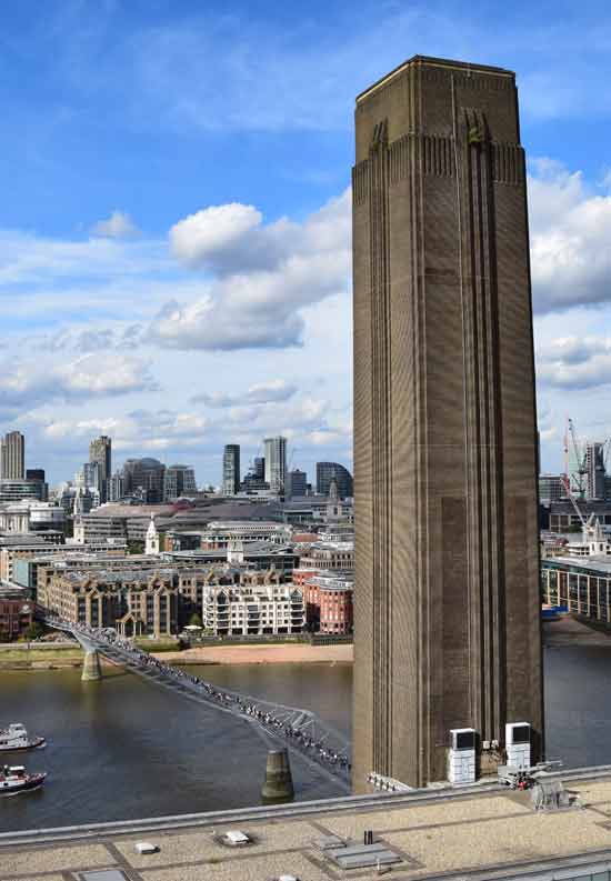 La Tate Modern est abrite dans une ancienne centrale lectrique dsaffecte.