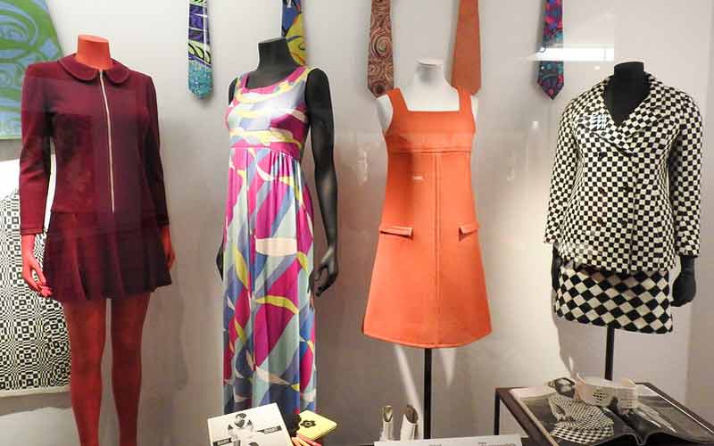 Vêtements pour femmes de la styliste anglaise Mary Quant