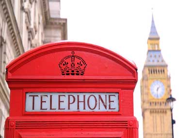 Vue sur une cabine tlphonique rouge et sur Big Ben (Londres)