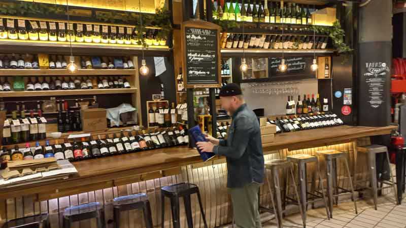 La Cave, chez Victor et Hugo : plus de 500 références de vins, champagnes, whiskies et autres spiritueux (marché Victor Hugo, Toulouse)