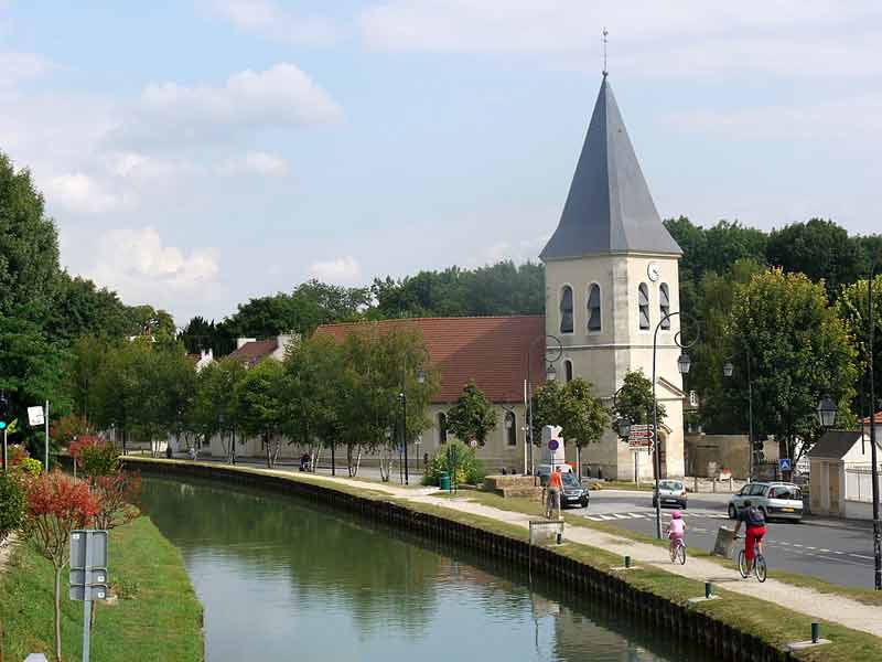 Balade à vélo le long du canal de l’Ourcq à Claye-Souilly en Seine-et-Marne