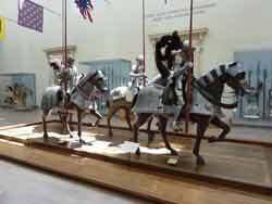 Galerie des armes et des armures au MET (Metropolitan Museum of Art) à New York