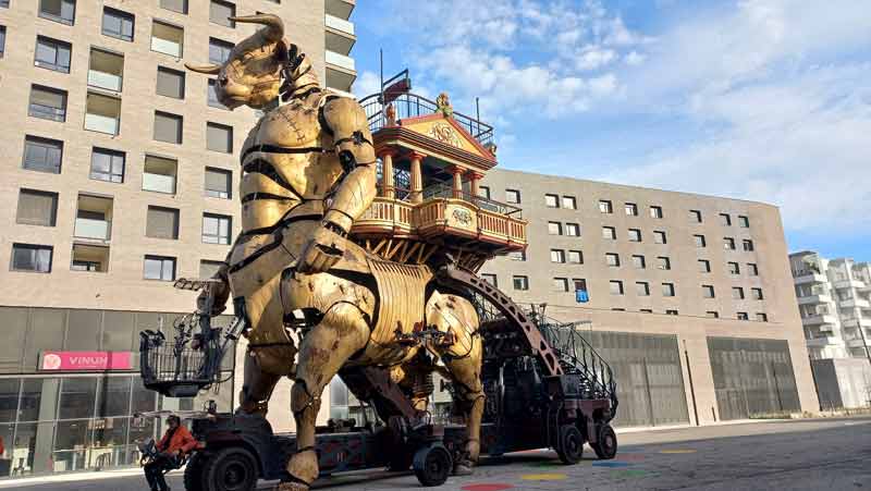 Minotaure monumental de La Halle de La Machine à Toulouse, figure emblématique de l’ingénierie vivante