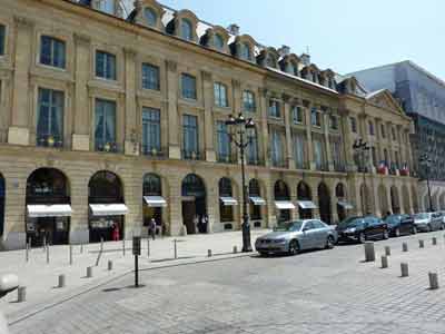 Magasins de luxe sur la place Vendôme