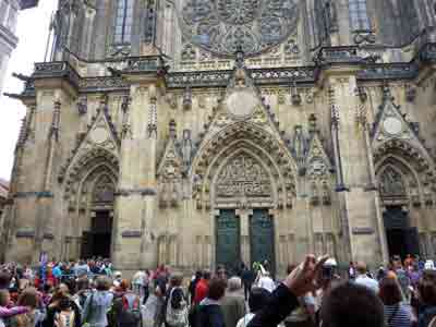 Entrée de la cathédrale Saint Guy, chateau de Prague, République tchèque