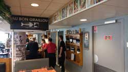 accueil du restaurant Au bon graillou, premier étage du marché Victor Hugo (Toulouse)