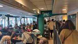 Salle du restaurant Le magret, marché Victor Hugo, Toulouse